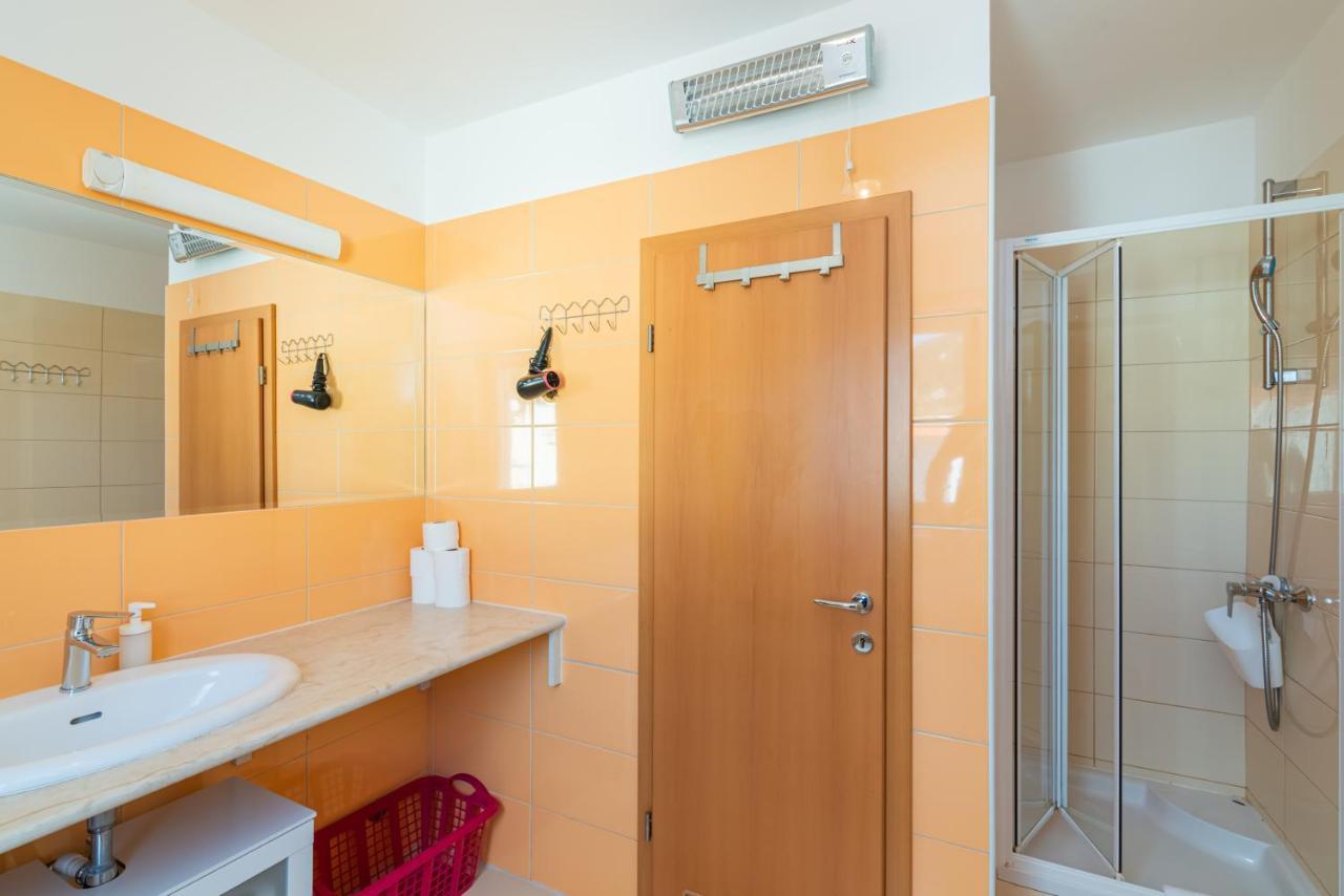 Beautiful Apartment Lovorka 6 , Baska, Krk Экстерьер фото