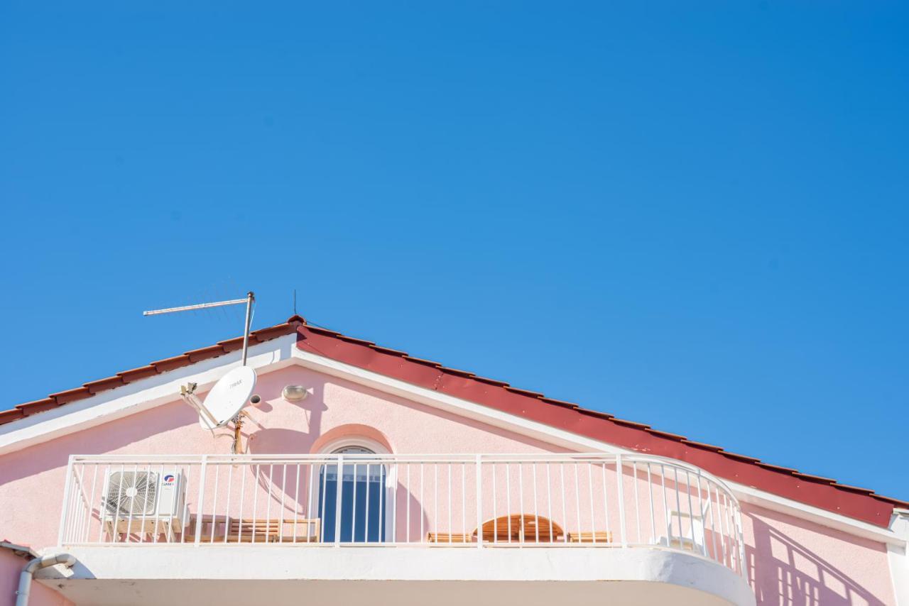 Beautiful Apartment Lovorka 6 , Baska, Krk Экстерьер фото