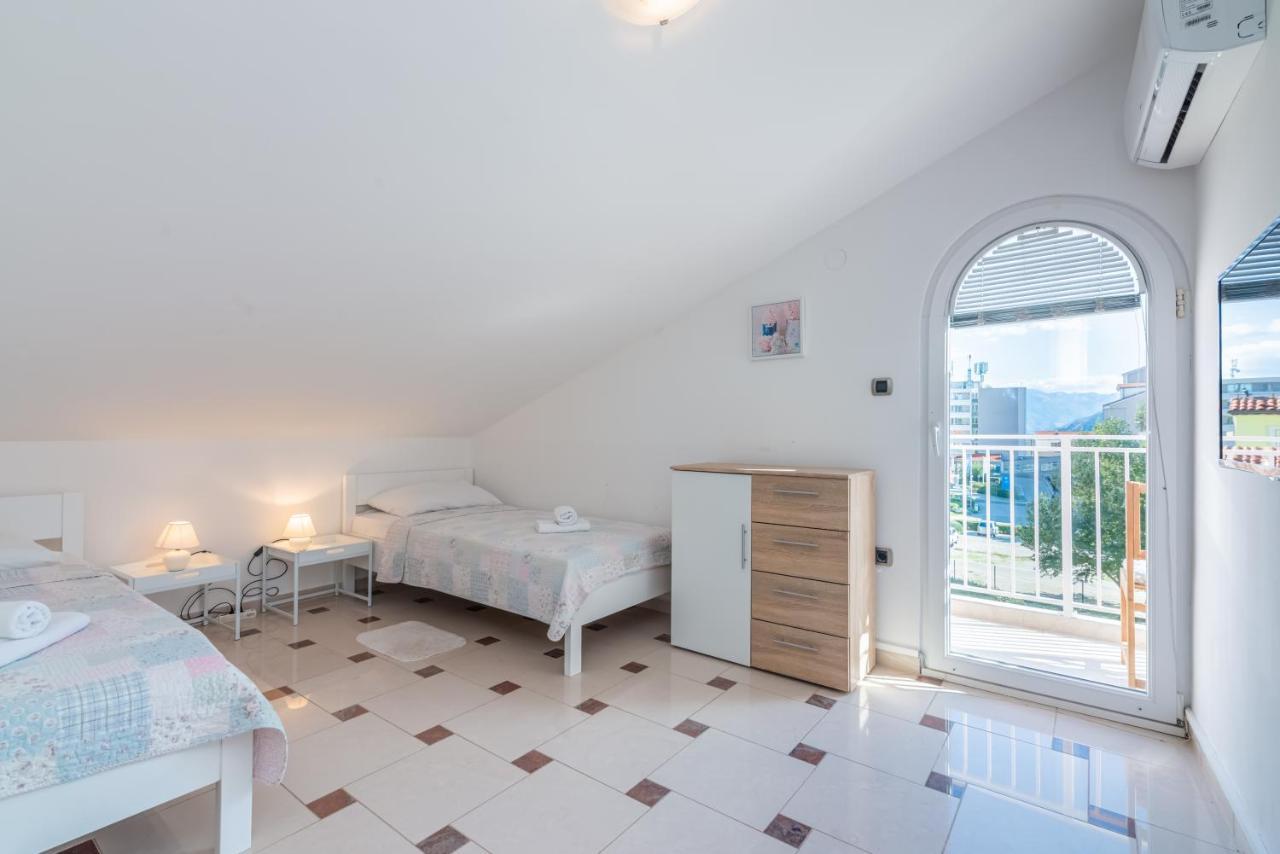 Beautiful Apartment Lovorka 6 , Baska, Krk Экстерьер фото