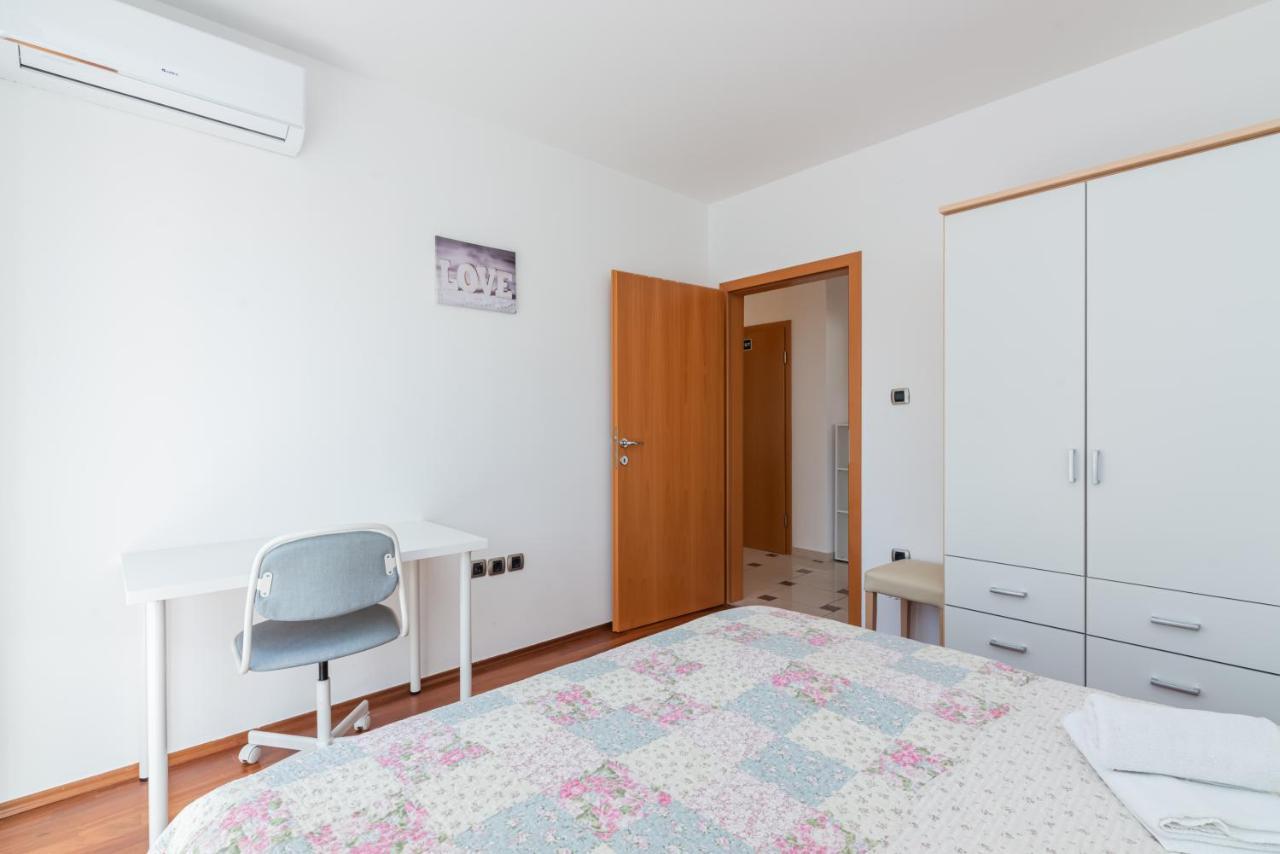 Beautiful Apartment Lovorka 6 , Baska, Krk Экстерьер фото
