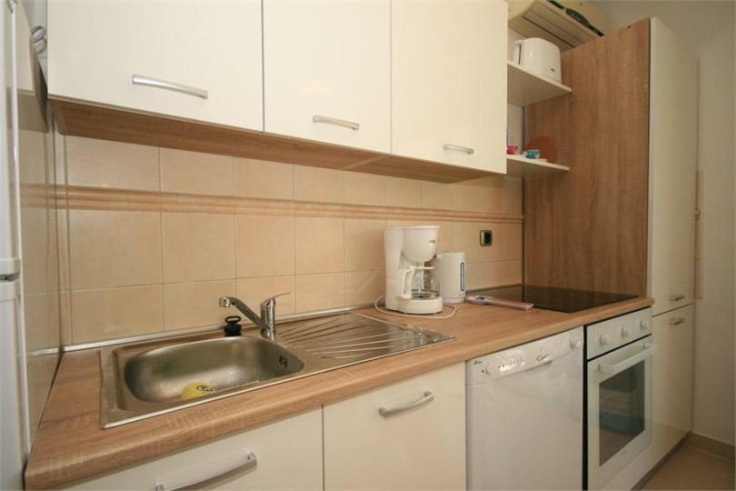 Beautiful Apartment Lovorka 6 , Baska, Krk Экстерьер фото
